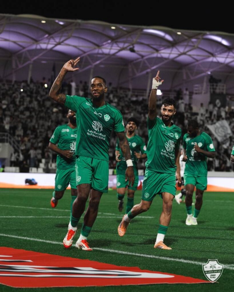 الأهلي-يكافئ-الجلاد-بعقد-محسن