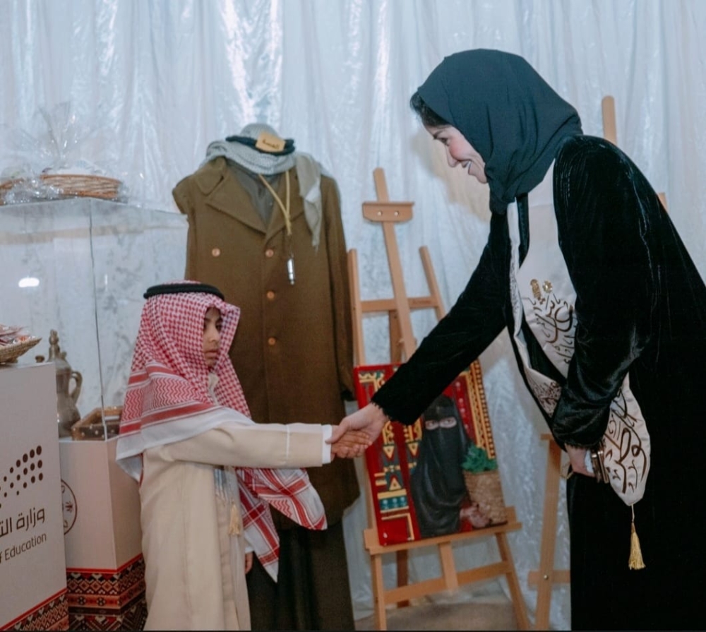 “الصقر”-و”جذورنا”.-تروي-قصة-التوحيد-في-احتفال-“التعليم”-بيوم-التأسيس