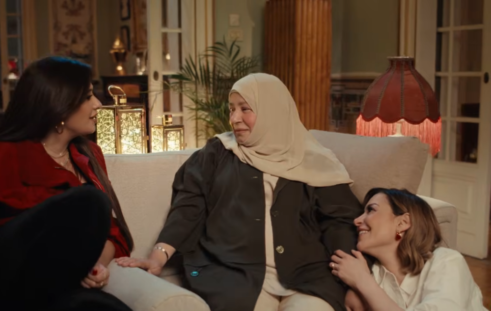 بعد-غياب-طويل-وشائعات.-عبلة-كامل-تظهر-في-إعلان-رمضاني