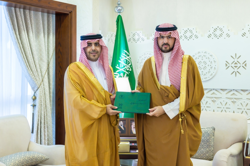 نائب-أمير-الشرقية-يطّلع-على-التقرير-السنوي-لفرع-الإدارة-العامة-للمجاهدين-بالمنطقة