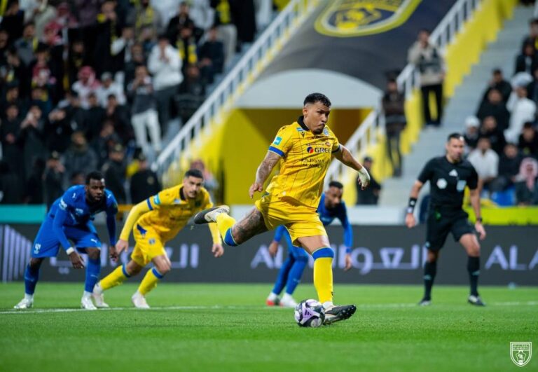 مارتينيز-يهز-شباك-بونو-للمرة-الأولى