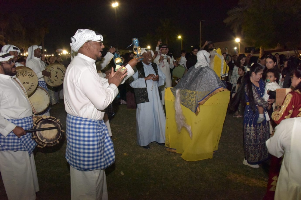 أهازيج وأزياء شعبية.. شاهد كيف أحيا أطفال الظهران ليالي القرقيعان
