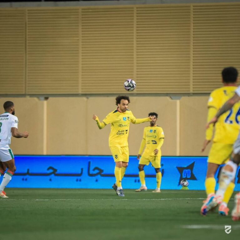 رأسية-مارتينيز-تنضم-للتاريخية