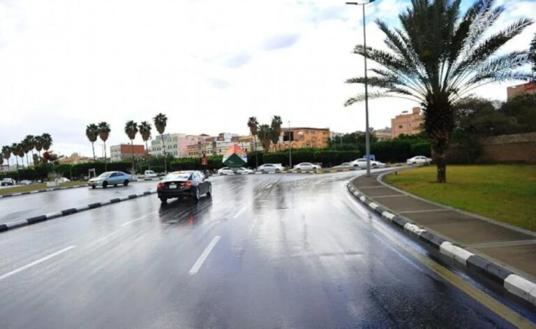 تبدأ-6-صباحًا.-أمطار-متوسطة-على-أجزاء-من-المنطقة-الشرقية