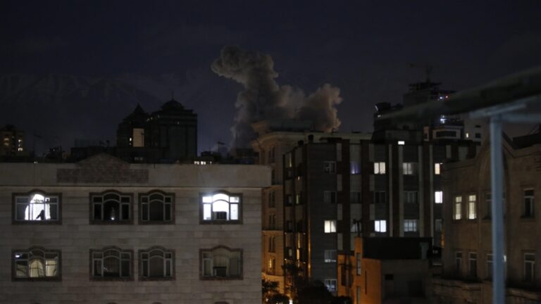 سماع-دوي-انفجارات-في-طهران