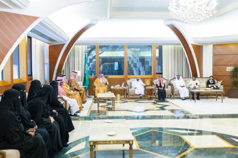 بيوم-اليتيم-العربي.-أمير-الشرقية-يستقبل-أيتامًا-ويؤكد-دعمهم-وتمكينهم