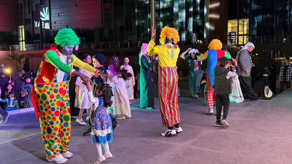 2000-زائر-يحيون-تراث-قرقيعان-في-مهرجان-ألوان-الجبيل