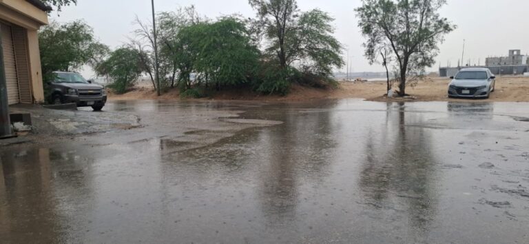 صور|-أمطار-الأحساء-مستمرة.-والإنذار-برتقالي-حتى-11-مساء-اليوم