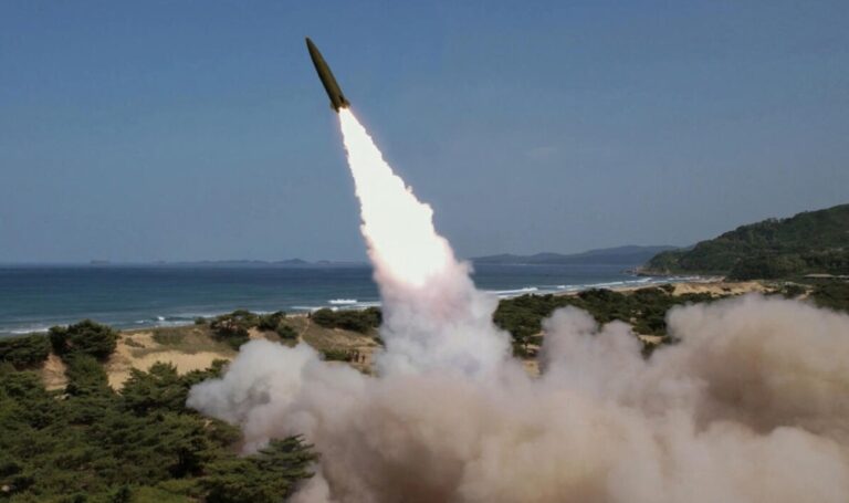 كوريا-الشمالية-تجري-تجارب-باستخدام-قاذفات-الصواريخ-“الأكثر-تطورا”