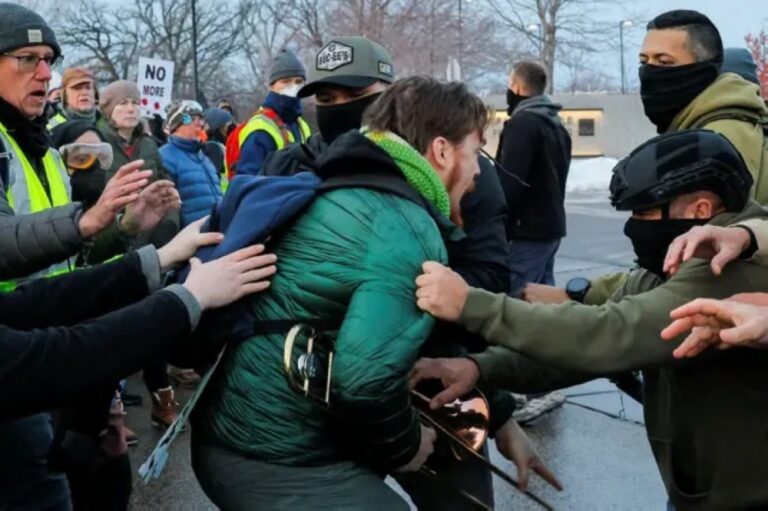 أمريكا.-السماح-مؤقتًا-بترحيل-مهاجرين-غير-شرعيين-إلى-دول-ثالثة