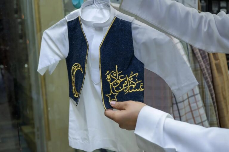 الزي-السعودي-التقليدي.-موروث-أصيل-يعزز-فرحة-الأطفال-في-العيد