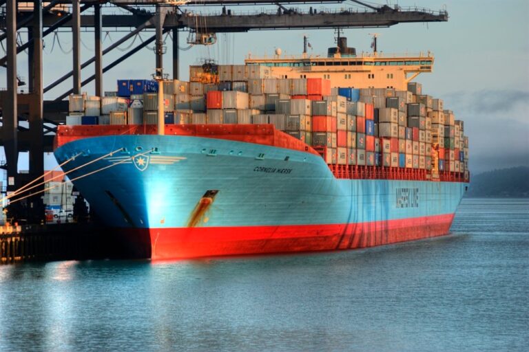 ترامب-يعلّق-«قانون-جونز»-60-يومًا.-هل-يعيد-الاستقرار-لأسواق-النفط؟