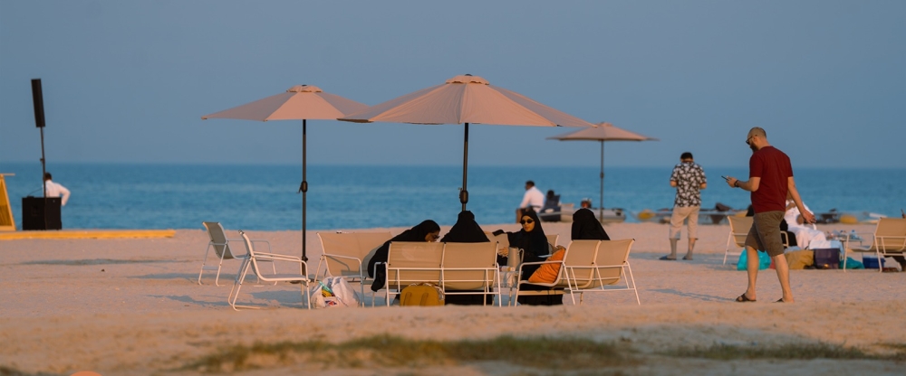 قبل-العيد.-الأرصفة-تتزين-والرقابة-تشتد-في-أسواق-ومتنزهات-الأحساء