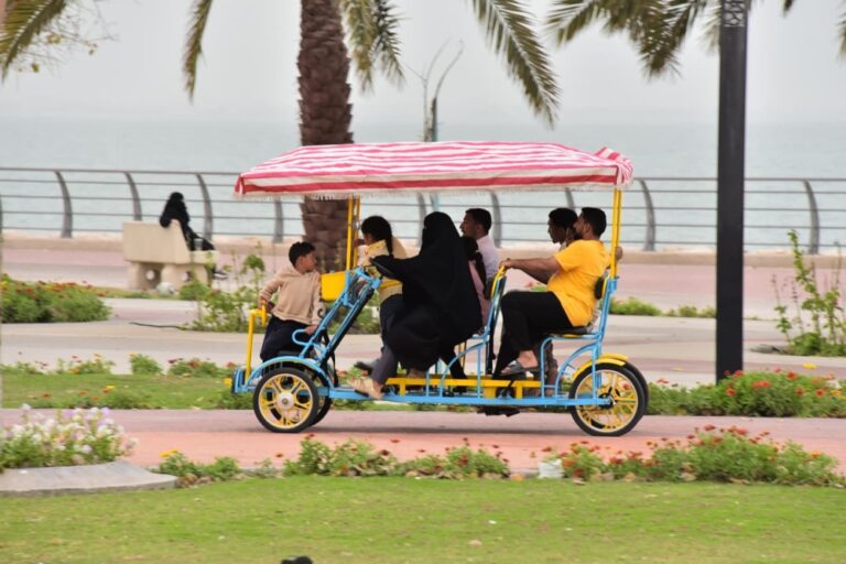 صور|-الأجواء-الربيعية-تجذب-أهالي-الشرقية-إلى-الواجهات-البحرية