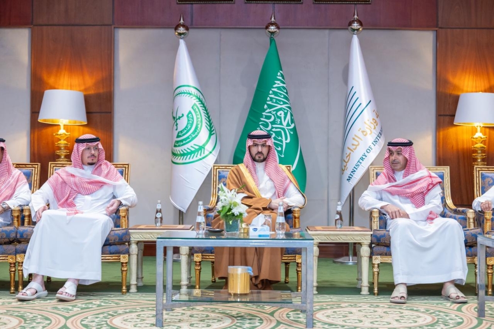 نائب-أمير-الشرقية-يعزي-أسرة-السهلي