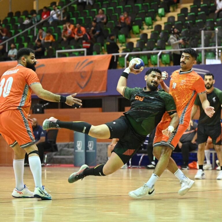 الكأس-يغير-ملامح-اليد