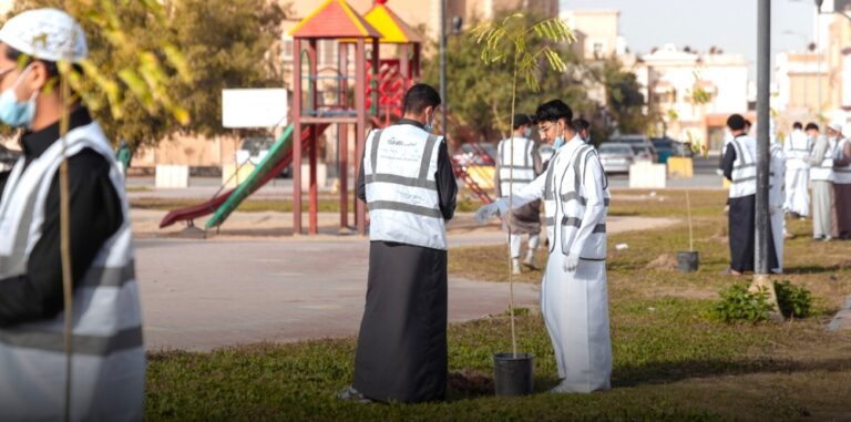 200-طالب-متطوع-يشاركون-في-مبادرة-جمال-الأحساء-الحضري