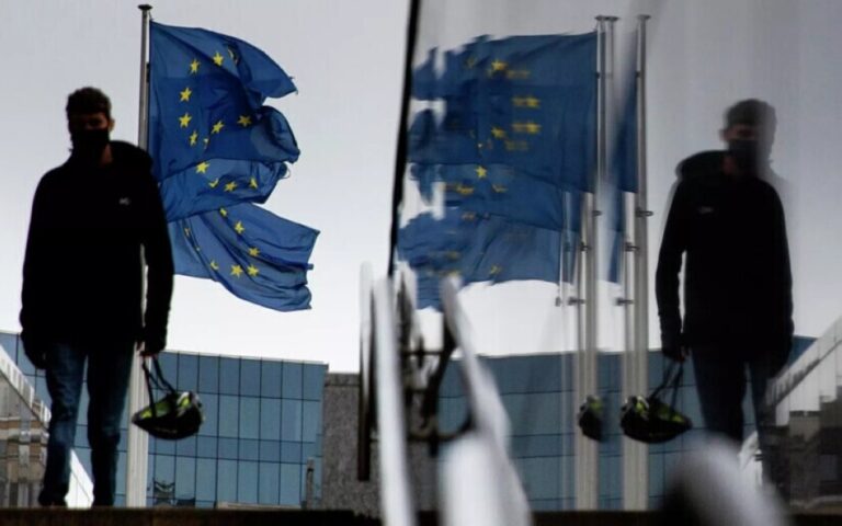 ثقة-المستهلك-الأوروبي-تهبط-لأدنى-مستوى-في-عامين-ونصف-وسط-مخاوف-التضخم