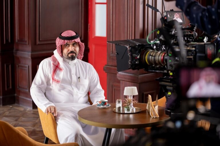 الفنان-وائل-يوسف-لـ«اليوم»:-بين-أرامكو-وكاميرات-التصوير.-الإصرار-صنع-حلمي-وكسر-القيود