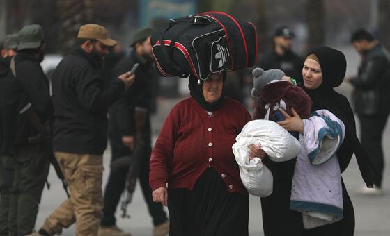 عبور أكثر من 200 ألف شخص من لبنان إلى سوريا في خضم تصاعد الأعمال العدائية