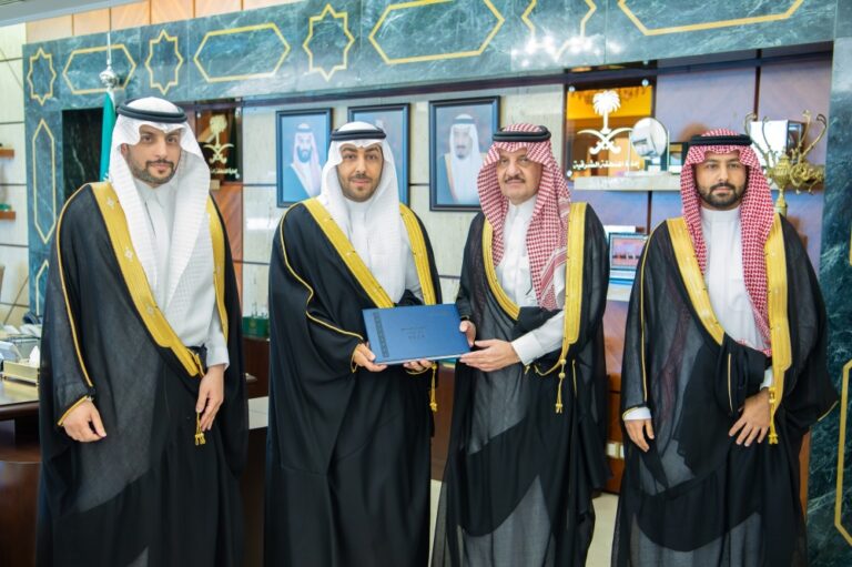 اطلاع-أمير-الشرقية-على-مؤشرات-الأداء-ومبادرات-هيئة-تطوير-المنطقة