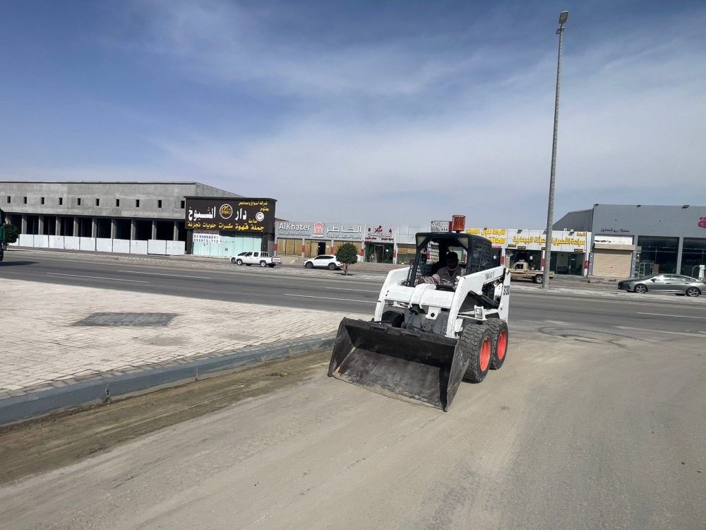 “النعيرية”.-إزالة-27-ألف-متر-أنقاض-وزراعة-الأشجار