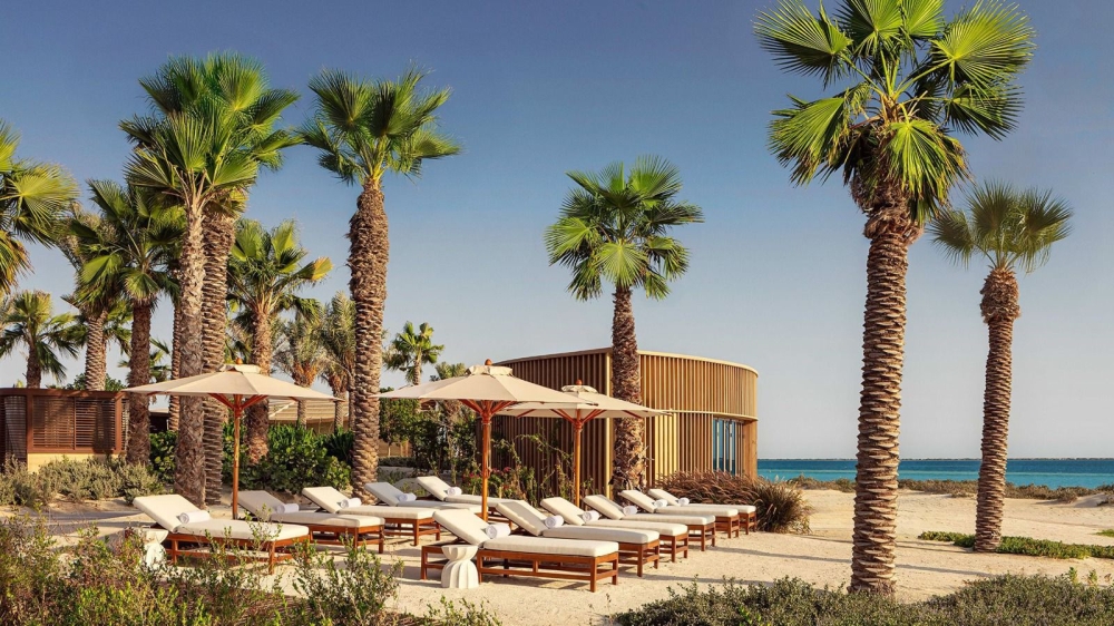 أجواء-معتدلة-وتجارب-بحرية-فريدة. الخيارات-على-شواطئ-المملكة-لا-تنتهي