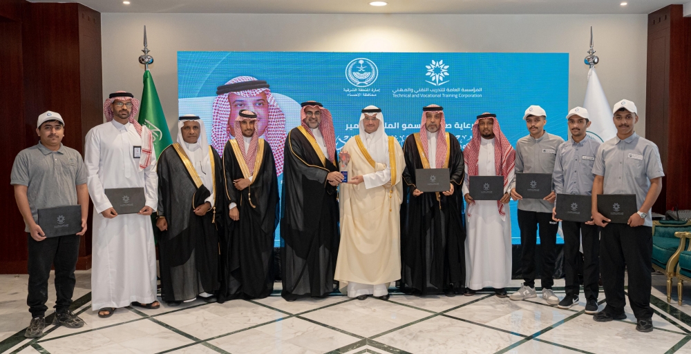 محافظ-الأحساء-يُكرّم-أبطال-البطولة-الوطنية-vex-u