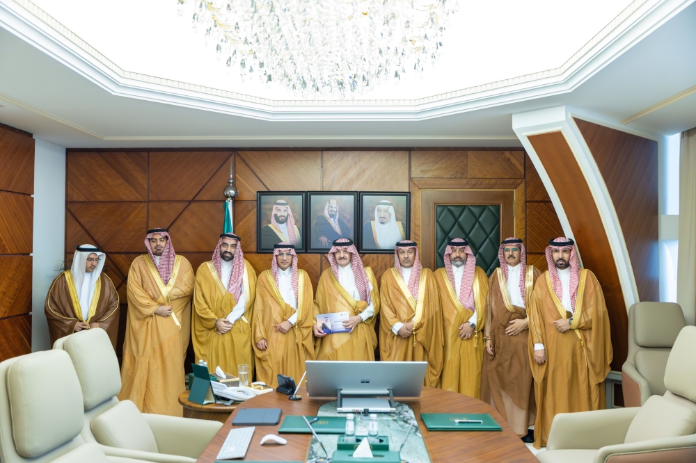 أمير-الشرقية-يستقبل-الرئيس-التنفيذي-لمطارات-الدمام-ويشيد-بتطوير-النقل-الجوي