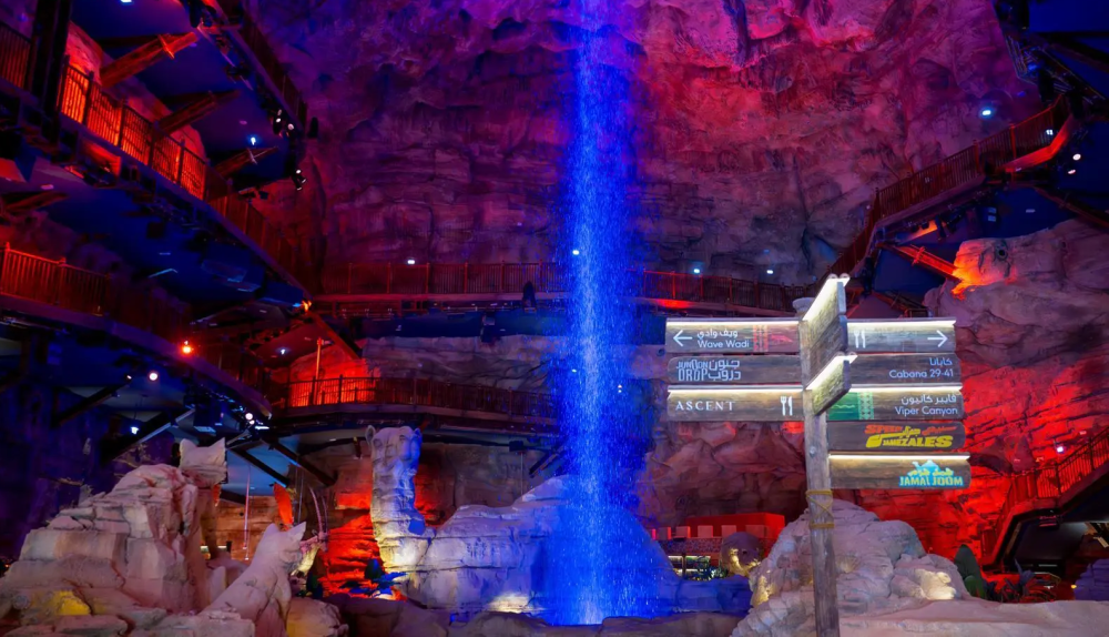 “أكواريبيا-القدية”-تكشف-عن-22-لعبة-مائية-في-تضاريس-جبال-طويق