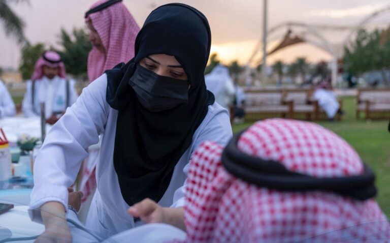 للفئة-من-45-إلى-75-عامًا.-حملة-ميدانية-للتوعية-بسرطان-القولون-في-الشرقية