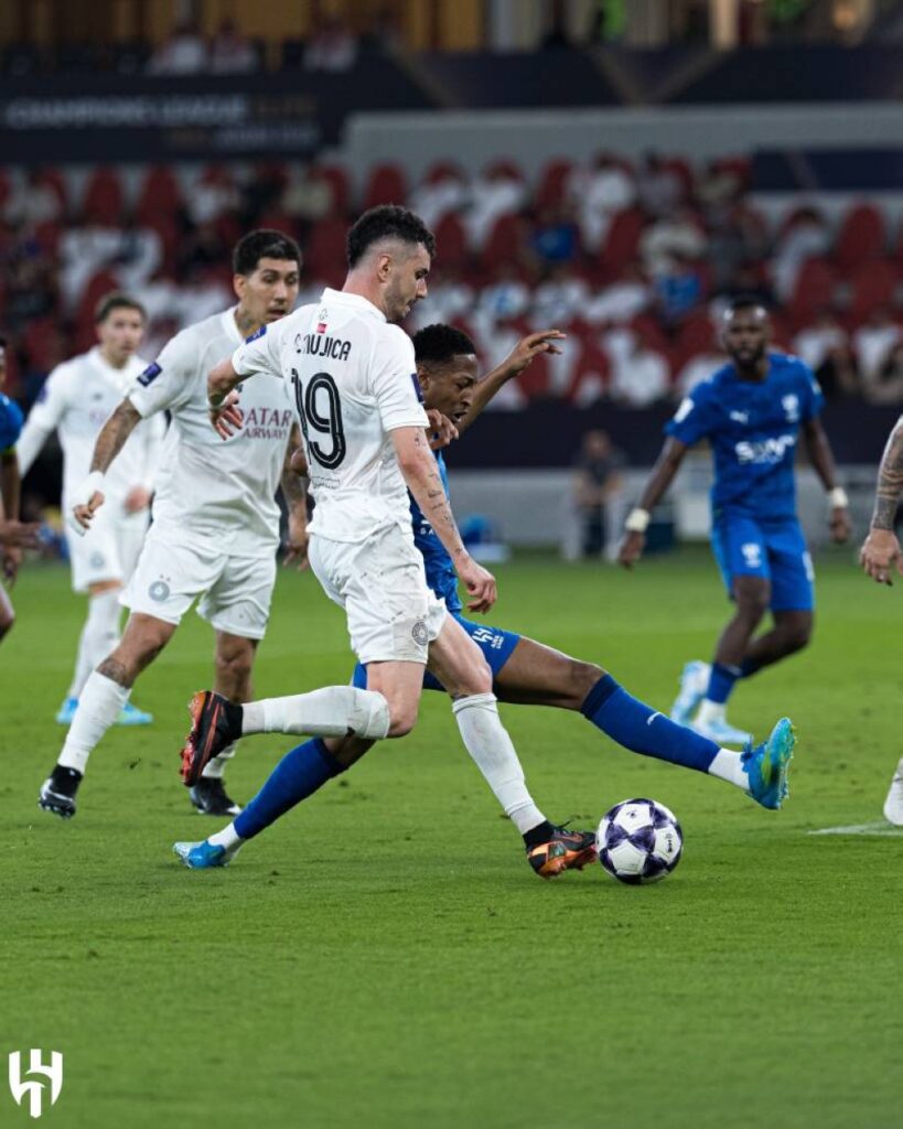 الهلال يغلي