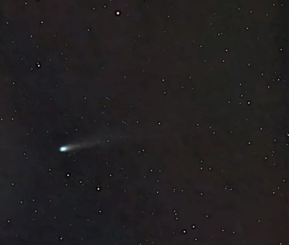 قبل-شروق-الشمس.-ظهور-المذنب-“panstarrs”-في-سماء-الليلة