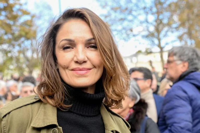 تفاصيل-مؤلمة.-أزمة-قلبية-بالمسبح-أودت-بحياة-الممثلة-الفرنسية-المغربية-نادية-فارس