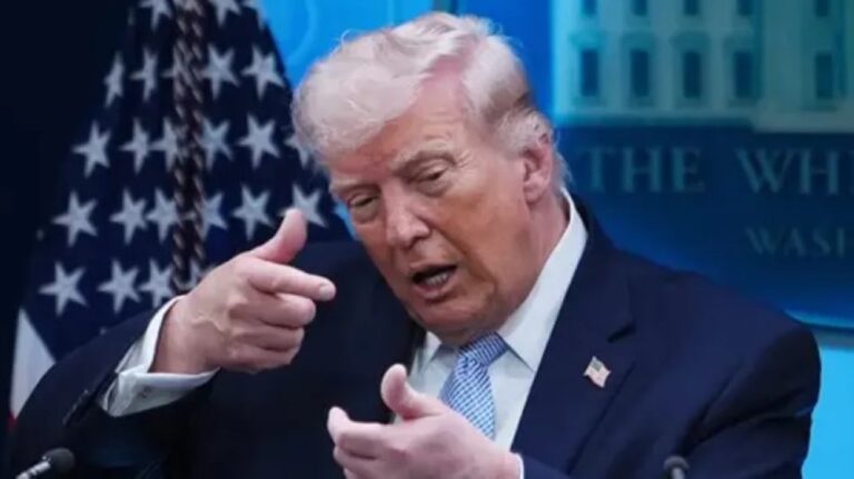 تحذير-جديد.-ماذا-قال-ترامب-في-أول-تعليق-بعد-معاودة-إغلاق-مضيق-هرمز؟