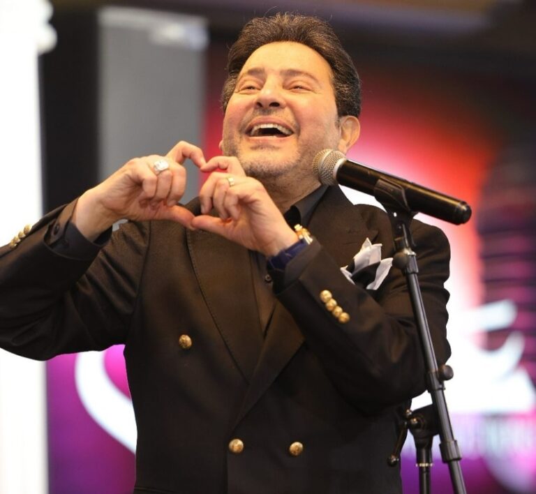 حالته-حرجة.-نقابة-الموسيقيين-المصريين-تنفي-شائعة-وفاة-هاني-شاكر