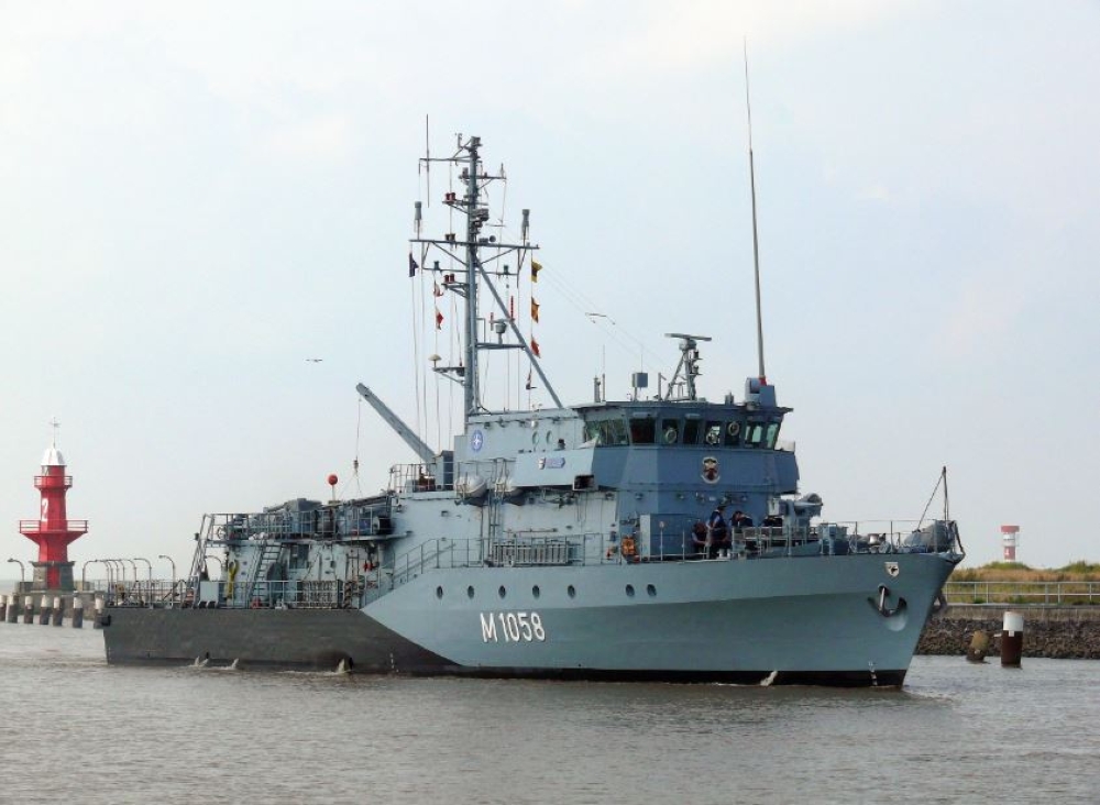 مهمة محتملة بمضيق هرمز.. كاسحة ألغام ألمانية تتمركز قريبًا في المتوسط