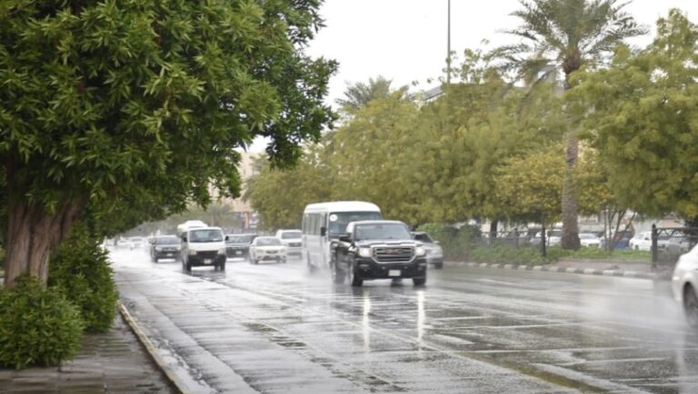 عاجل:-“إنذار-أحمر”.-أمطار-غزيرة-ورياح-نشطة-على-أجزاء-من-الشرقية