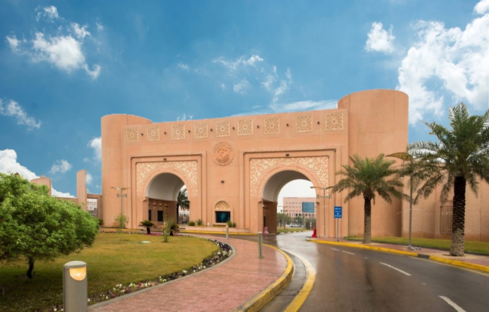 لمدة عام كامل.. جامعة الملك فيصل تطلق برنامجاً لغوياً لدعم المبتعثين