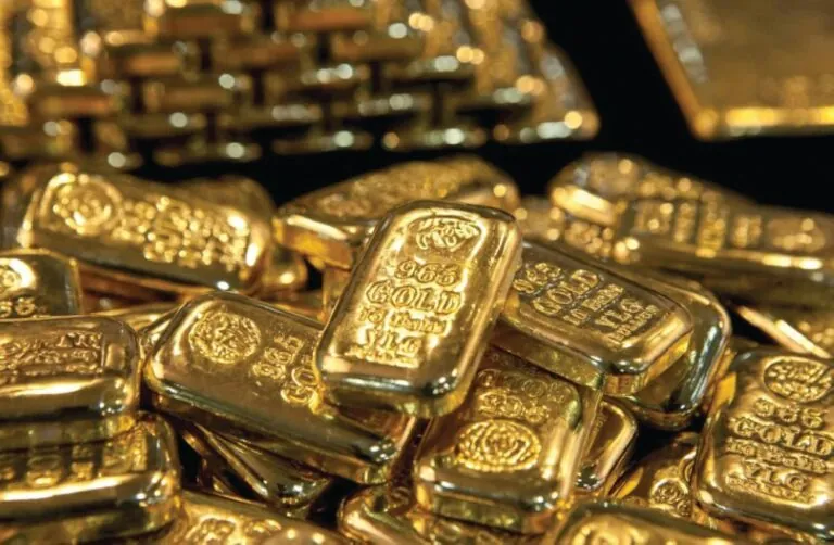 عوض-خسائر-تجاوزت-1%.-الذهب-يتحوّل-للارتفاع-مع-تراجع-أسعار-النفط