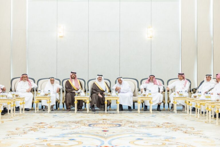 أمير-المنطقة-الشرقية-ونائبه-يقدمان-التعازي-لأسرة-المجدوعي