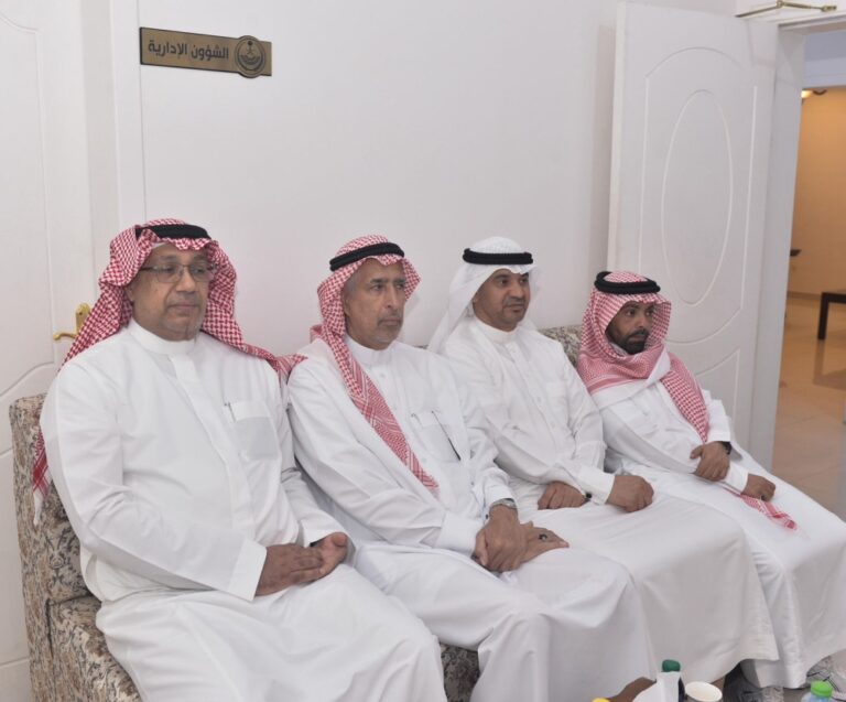 محافظ-القطيف-يتفقد-سير-العمل-بمركز-جزيرة-دارين-وتاروت