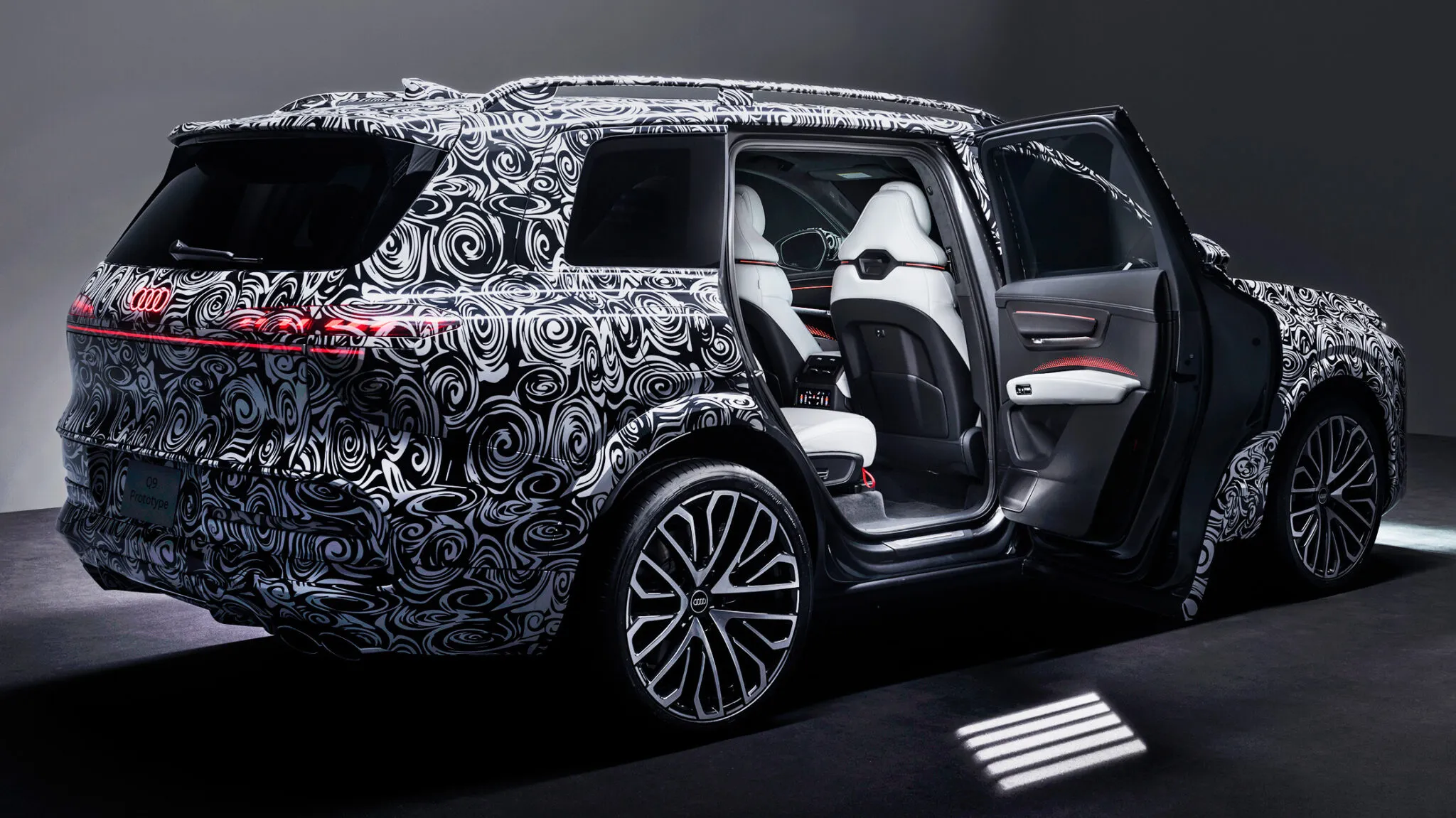أودي-q9-2027:-أكبر-suv-في-تاريخ-العلامة-تكشف-عن-مقصورة-استثنائية