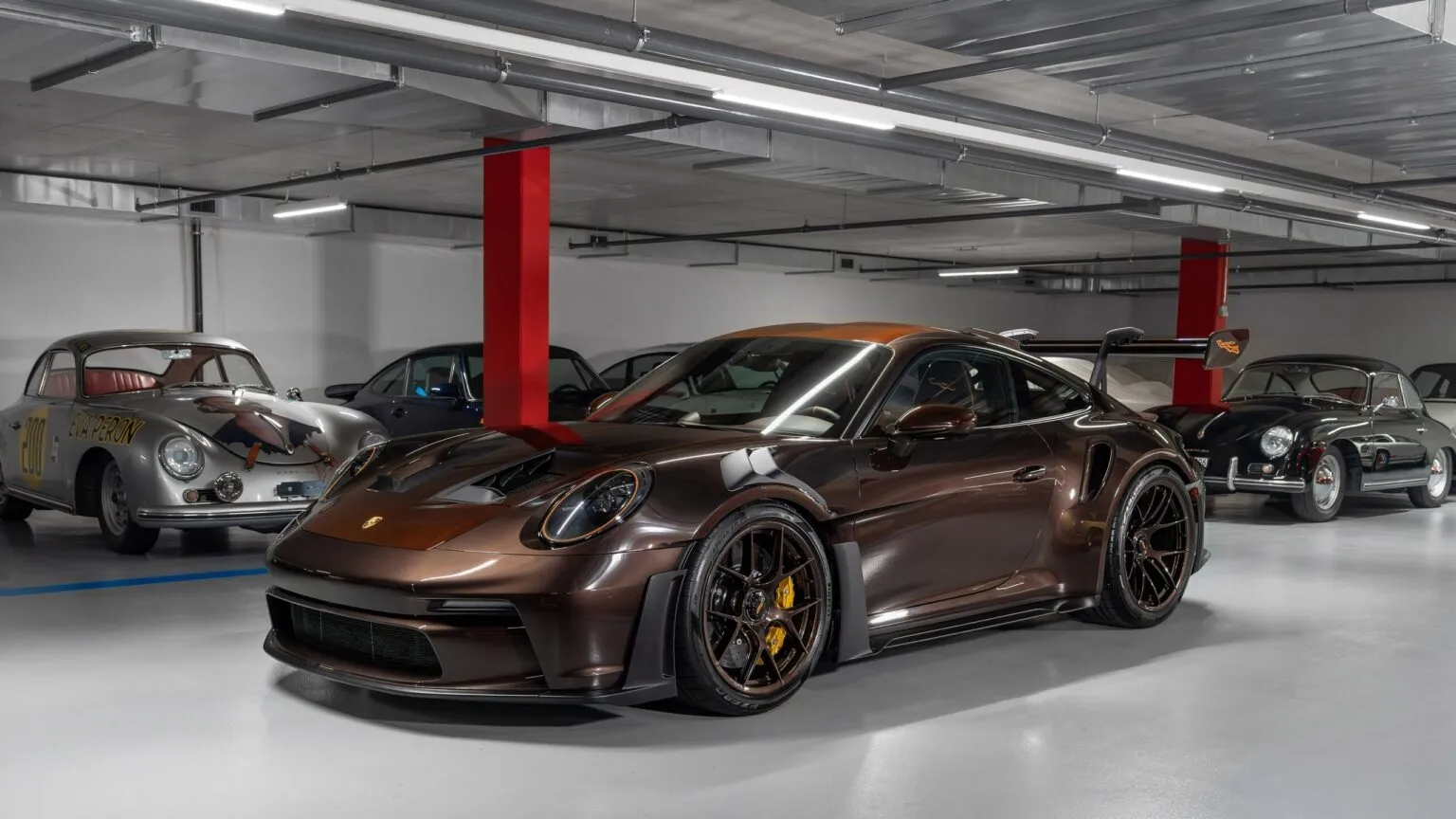 بورش-تكشف-عن-أغرب-نسخة-911-gt3-rs-بلون-لم-نره-من-قبل!