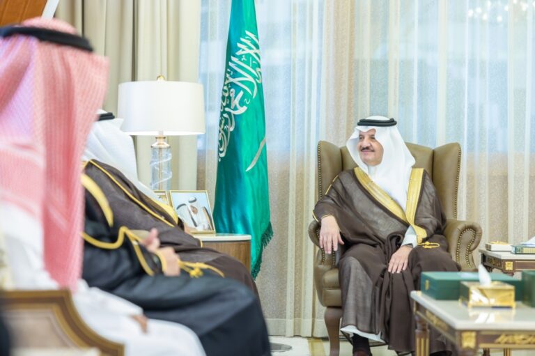 أمير-الشرقية-يستقبل-الرئيس-التنفيذي-لجمعية-بناء-ويطّلع-على-مشروع-“تاكسي-أيتام-المملكة”