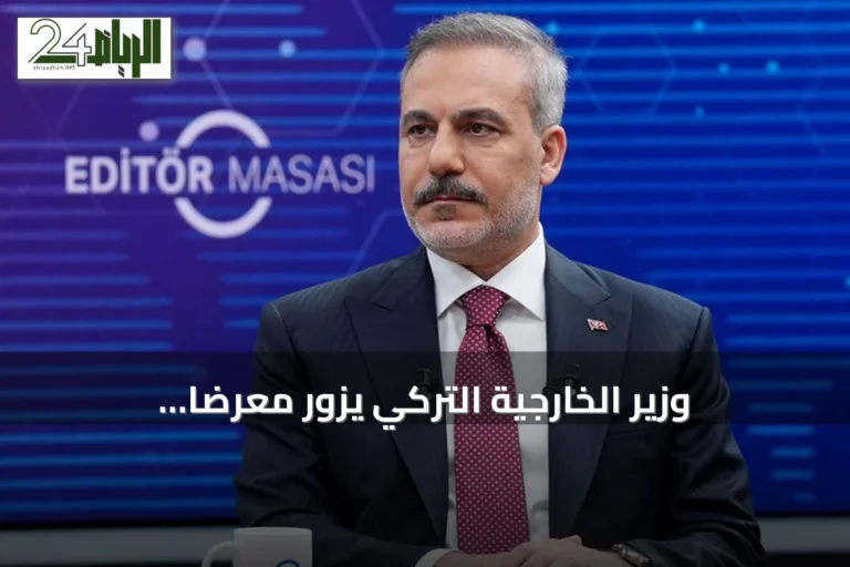 وزير الخارجية التركي يزور معرضاً فوتوغرافياً عن محاولة الانقلاب الفاشلة في وكالة الأناضول